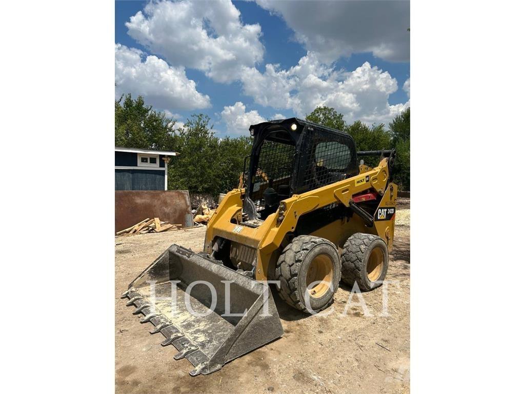 CAT 242D Міні-навантажувачі