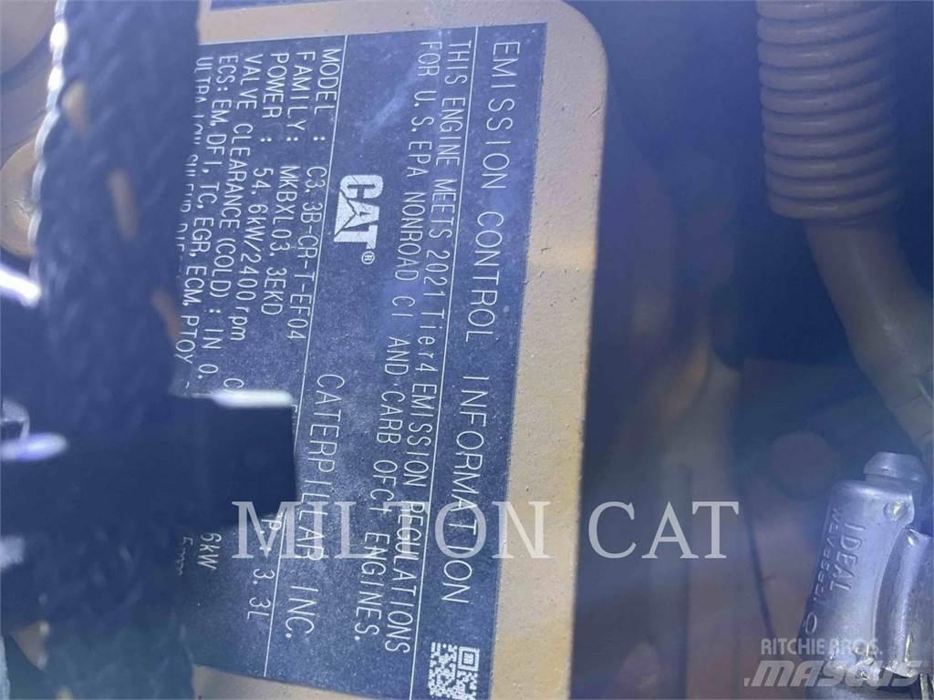 CAT 242D3 Міні-навантажувачі