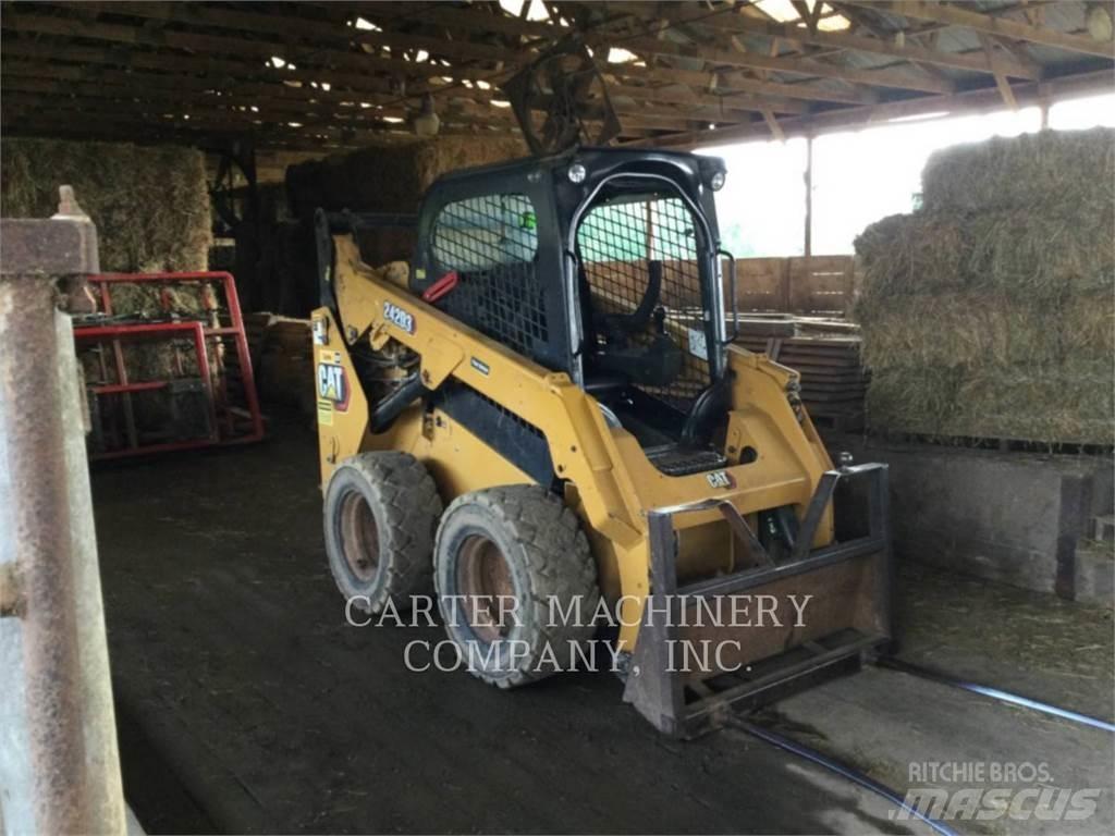 CAT 242D3 Міні-навантажувачі