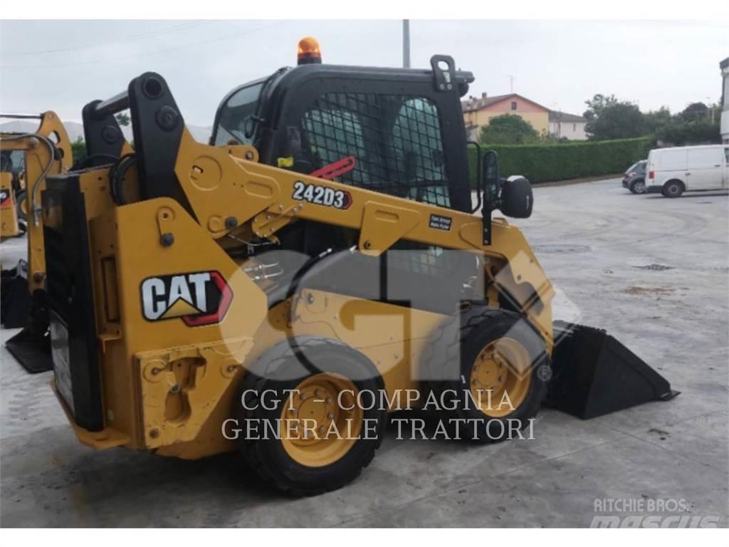 CAT 242D3 Міні-навантажувачі