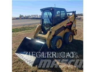 CAT 242D3 Міні-навантажувачі