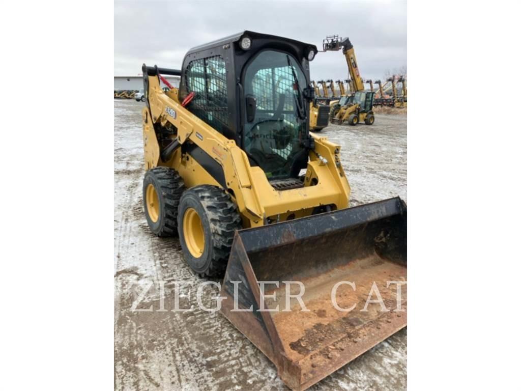 CAT 242D3 Міні-навантажувачі