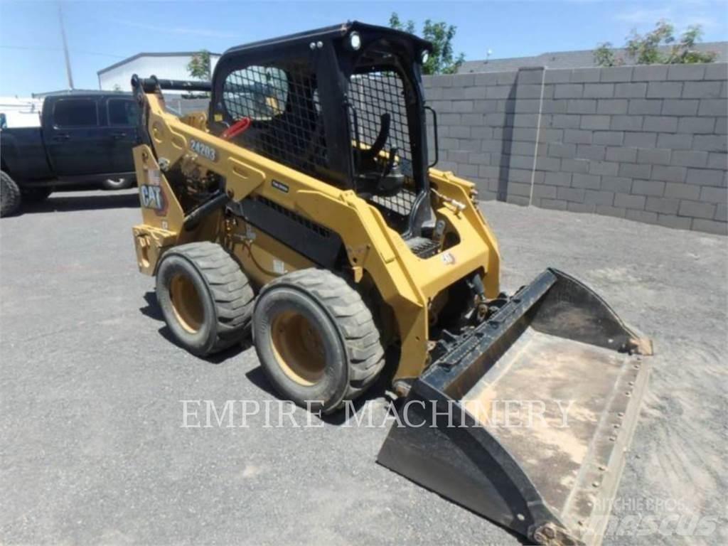 CAT 242D3 Міні-навантажувачі