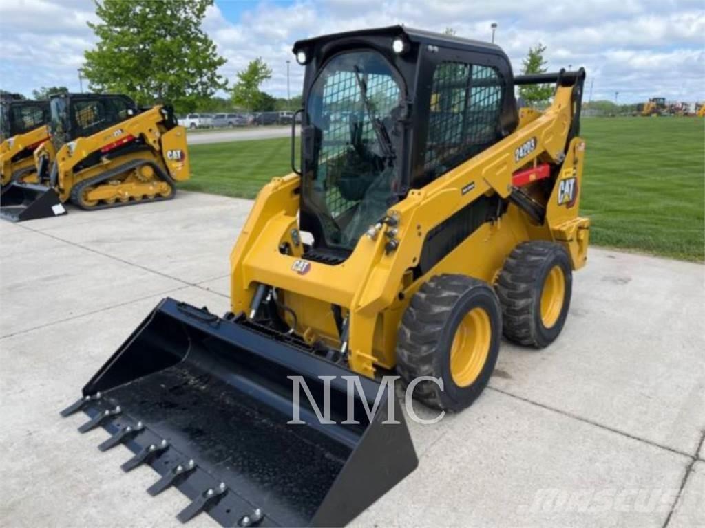 CAT 242D3 Міні-навантажувачі