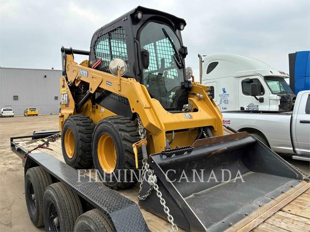 CAT 242D3 Міні-навантажувачі