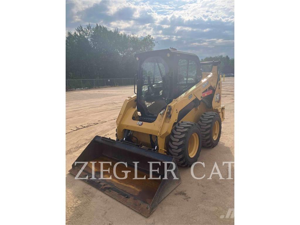 CAT 242D3 Міні-навантажувачі