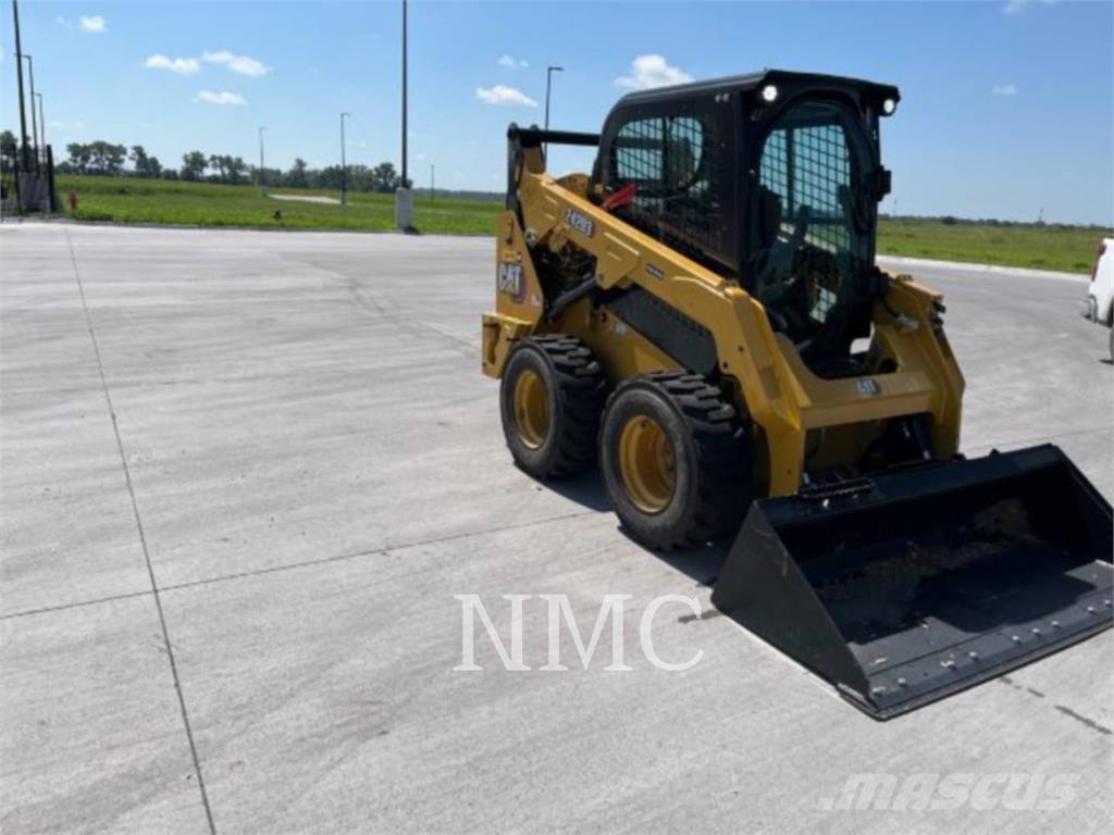 CAT 242D3 Міні-навантажувачі