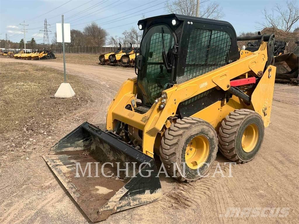 CAT 242D3 AQ+ Міні-навантажувачі