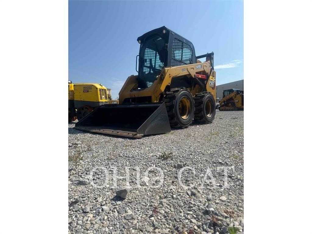 CAT 242D3 C3H2 Міні-навантажувачі