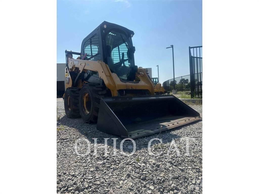 CAT 242D3 C3H2 Міні-навантажувачі