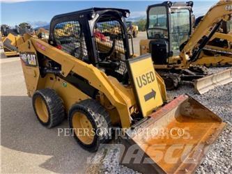 CAT 246D Міні-навантажувачі