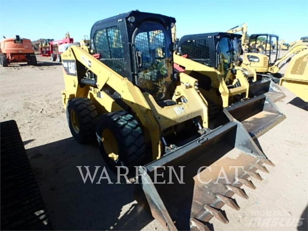 CAT 246D Міні-навантажувачі