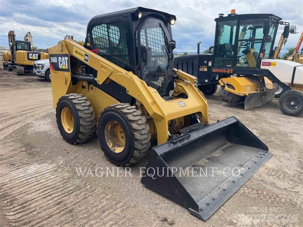 CAT 246D Міні-навантажувачі