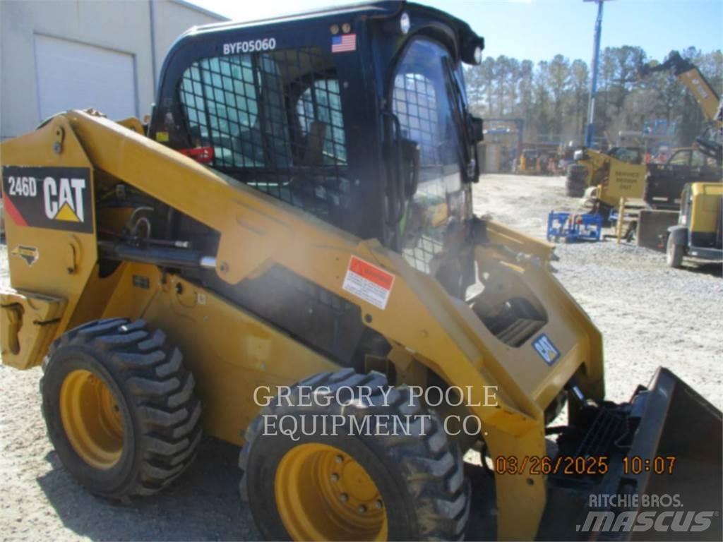CAT 246D Міні-навантажувачі