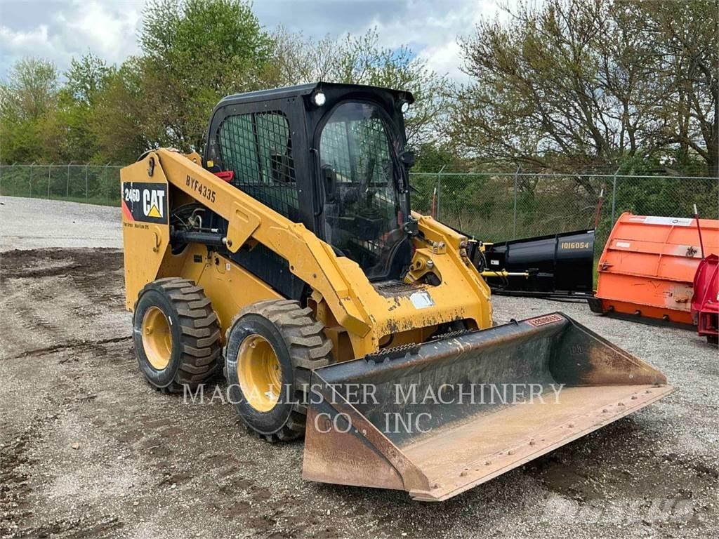 CAT 246D Міні-навантажувачі