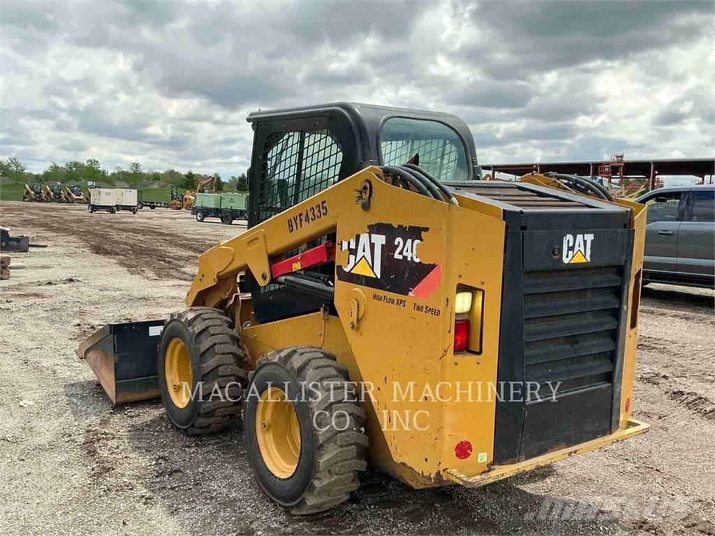 CAT 246D Міні-навантажувачі