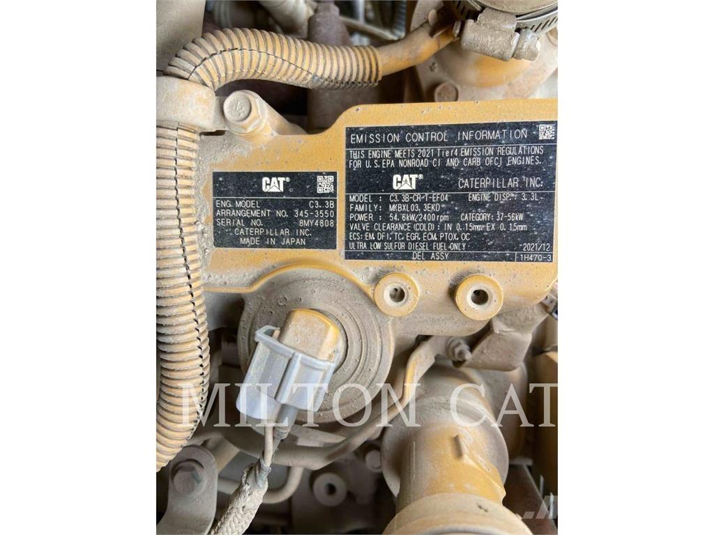 CAT 246D 3 Міні-навантажувачі