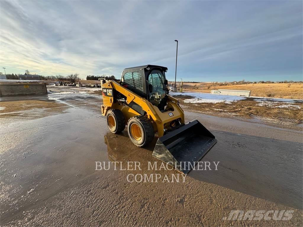CAT 246D C3H2 Міні-навантажувачі