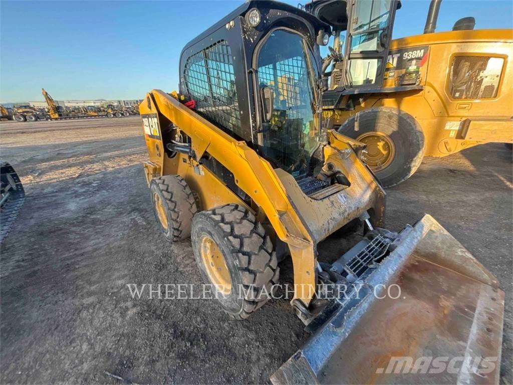 CAT 246D2 C3H4 Міні-навантажувачі