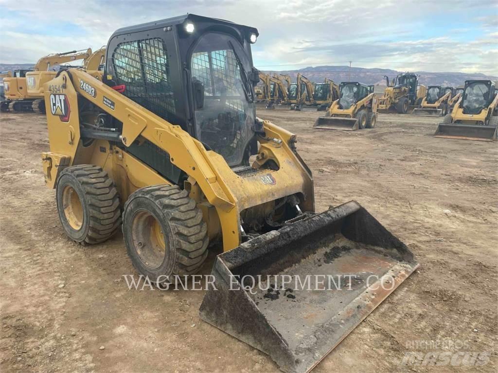 CAT 246D3 Міні-навантажувачі