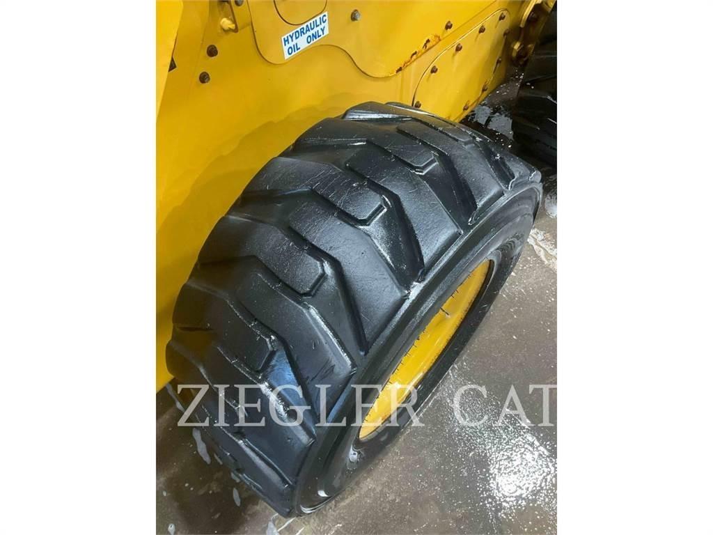 CAT 246D3 Міні-навантажувачі