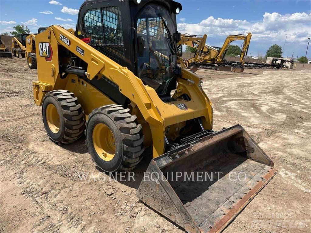 CAT 246D3 Міні-навантажувачі