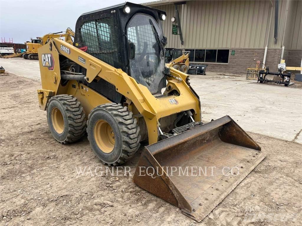 CAT 246D3 Міні-навантажувачі