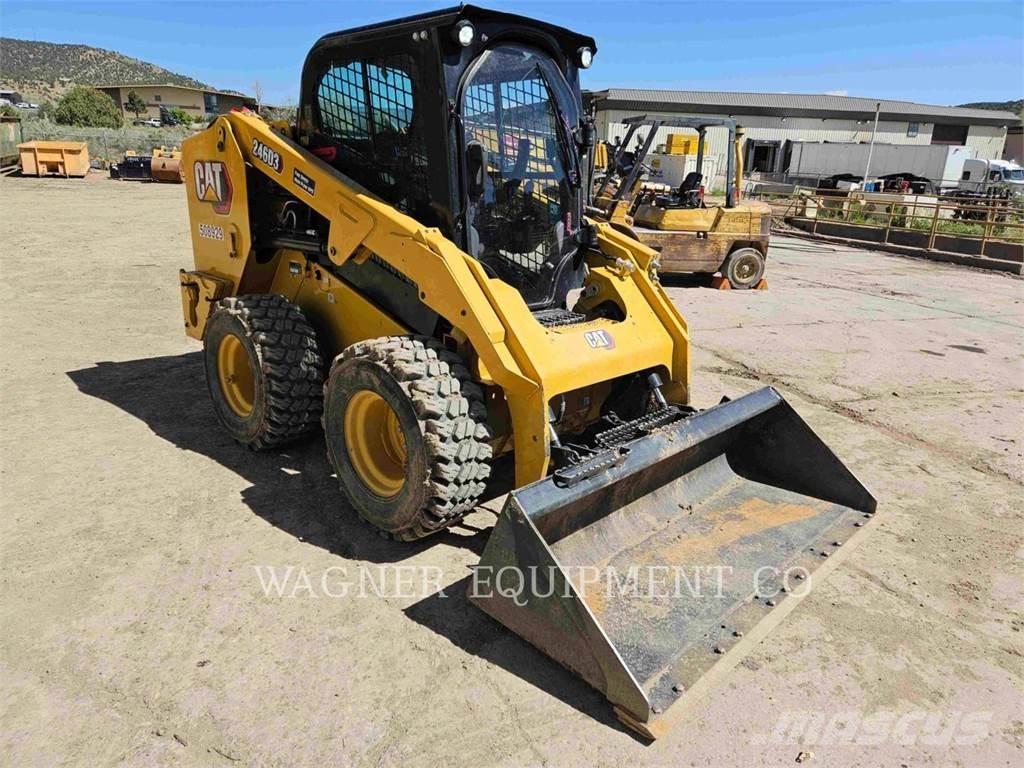 CAT 246D3 Міні-навантажувачі