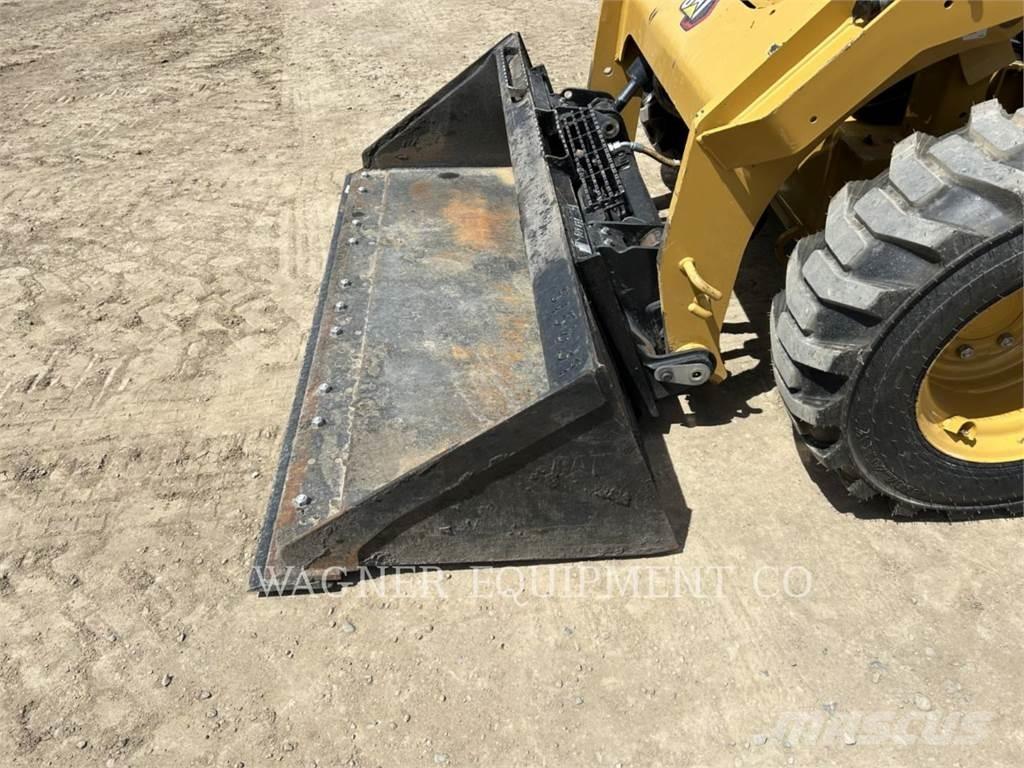 CAT 246D3 Міні-навантажувачі