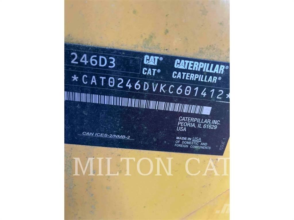 CAT 246D3 Міні-навантажувачі