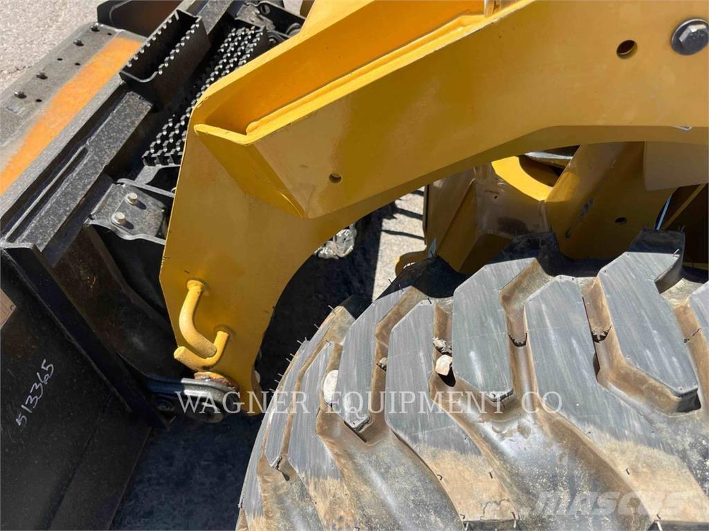 CAT 246D3 Міні-навантажувачі