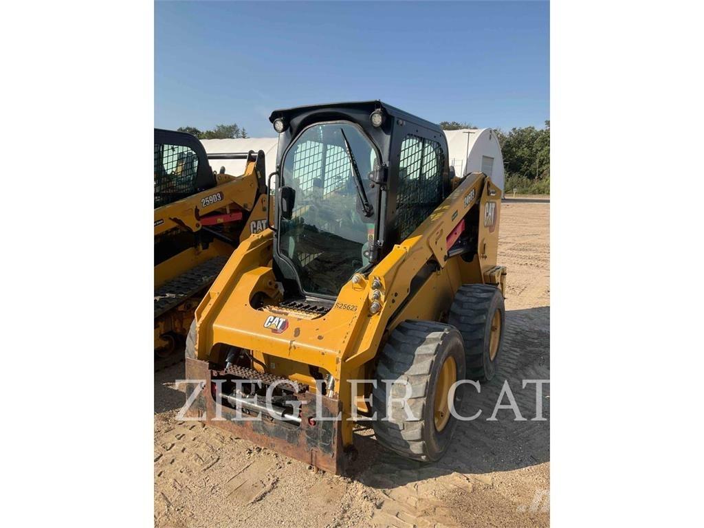 CAT 246D3 Міні-навантажувачі