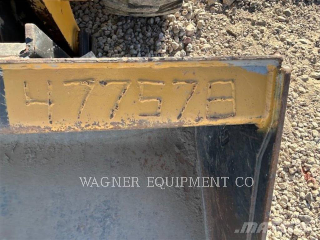 CAT 246D3 Міні-навантажувачі