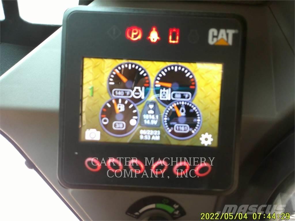 CAT 246D3 AC Міні-навантажувачі