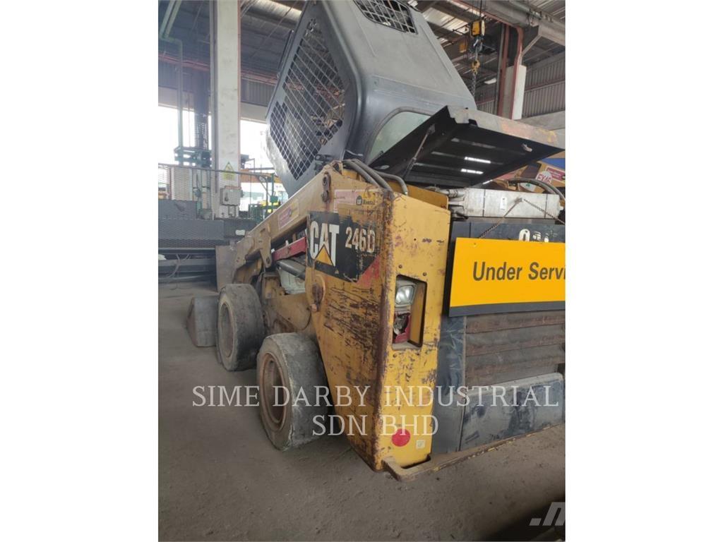 CAT 246DLRC Міні-навантажувачі