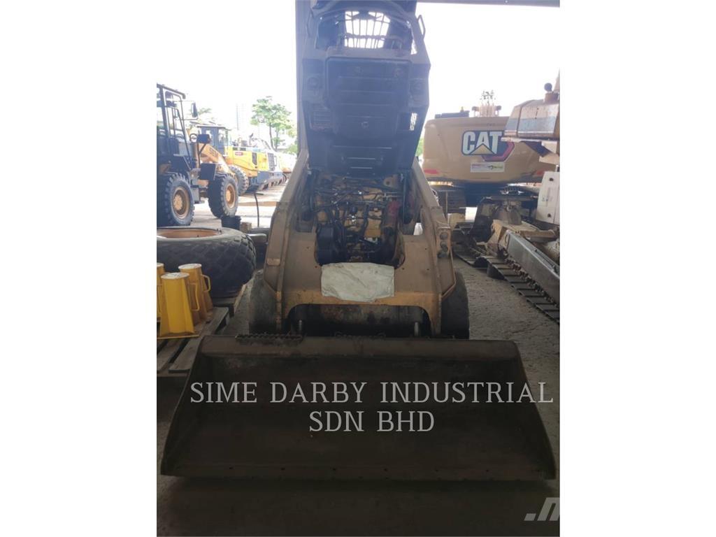 CAT 246DLRC Міні-навантажувачі