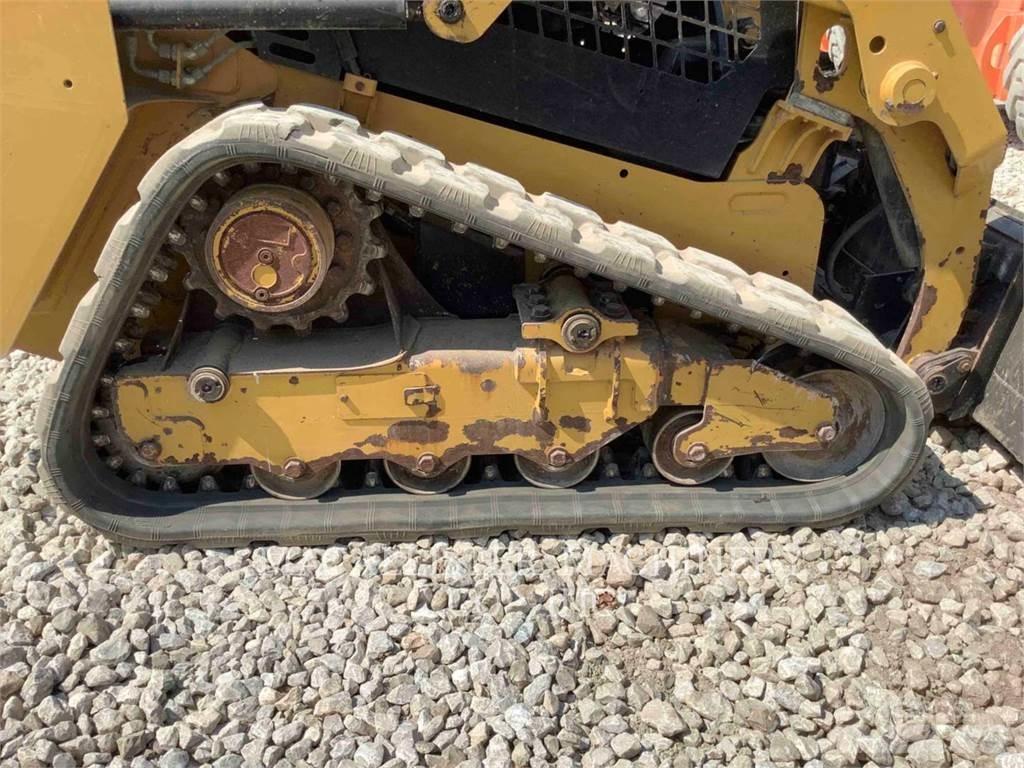 CAT 249D Гусеничні вантажники