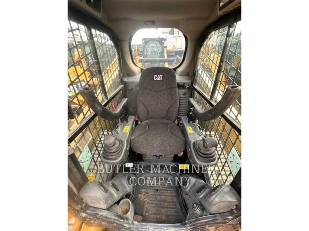 CAT 249D Гусеничні вантажники