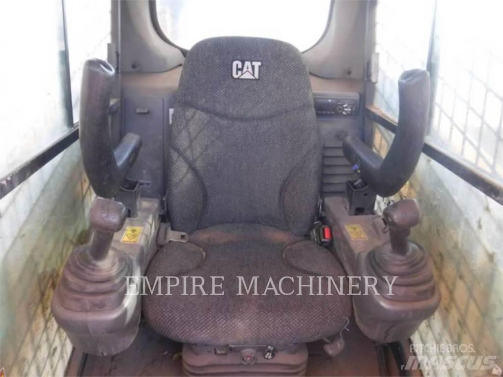 CAT 249D Міні-навантажувачі