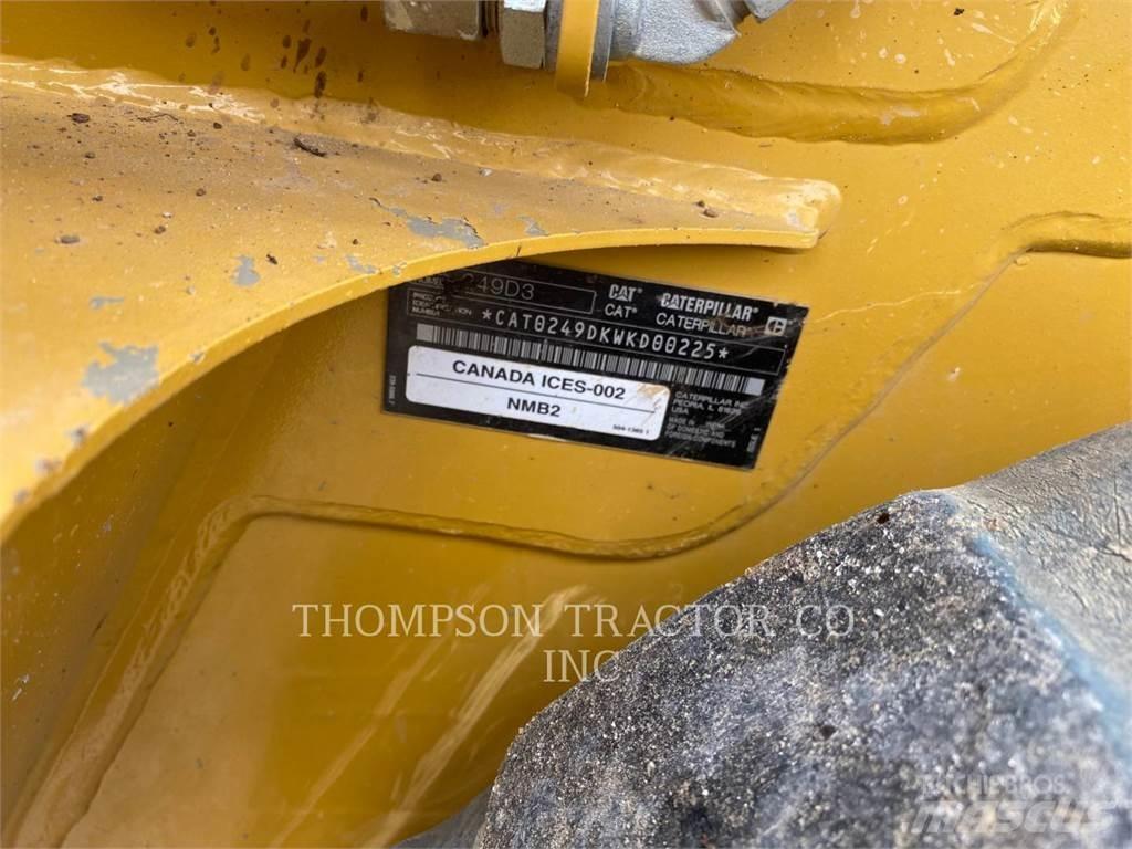 CAT 249D3 Гусеничні вантажники