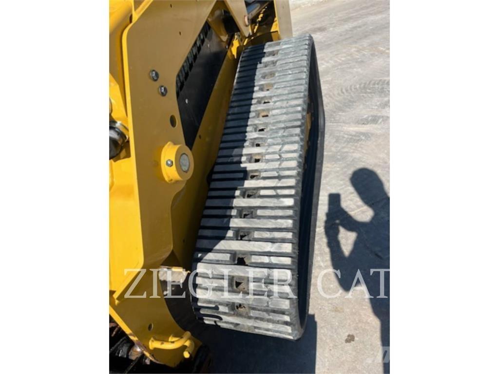 CAT 249D3 Гусеничні вантажники