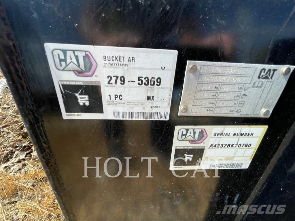 CAT 249D3 Гусеничні вантажники