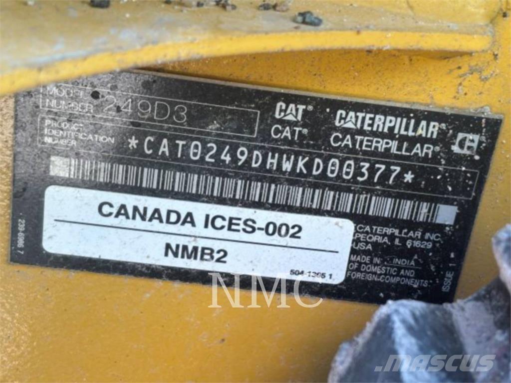 CAT 249D3 Гусеничні вантажники