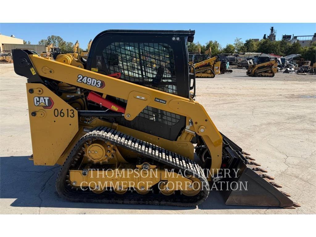 CAT 249D3 Гусеничні вантажники