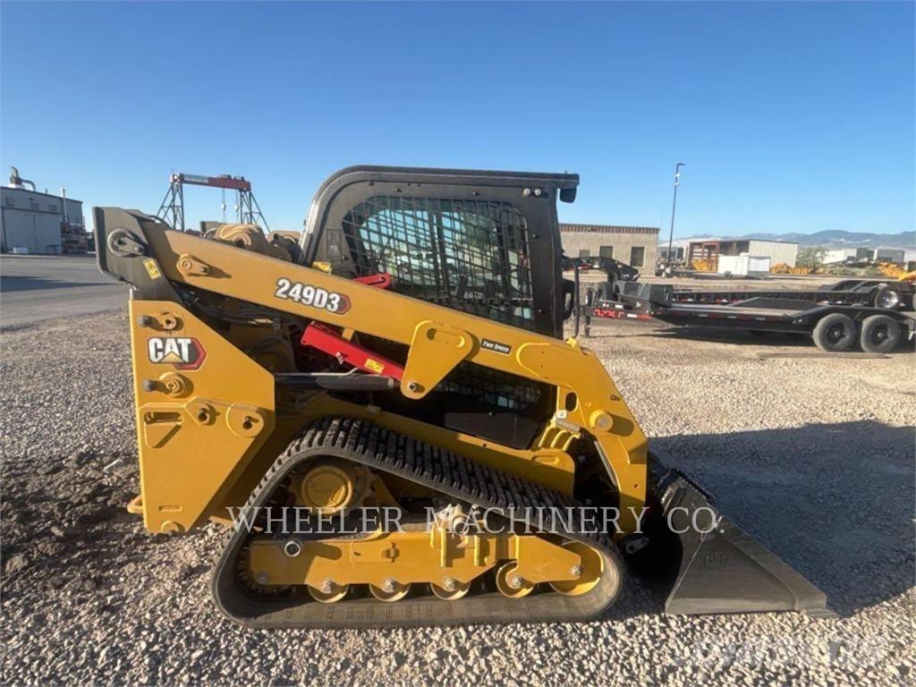 CAT 249D3 C3H2 Гусеничні вантажники
