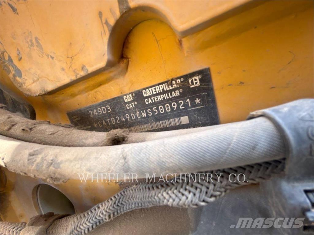 CAT 249D3 C3H2 Гусеничні вантажники