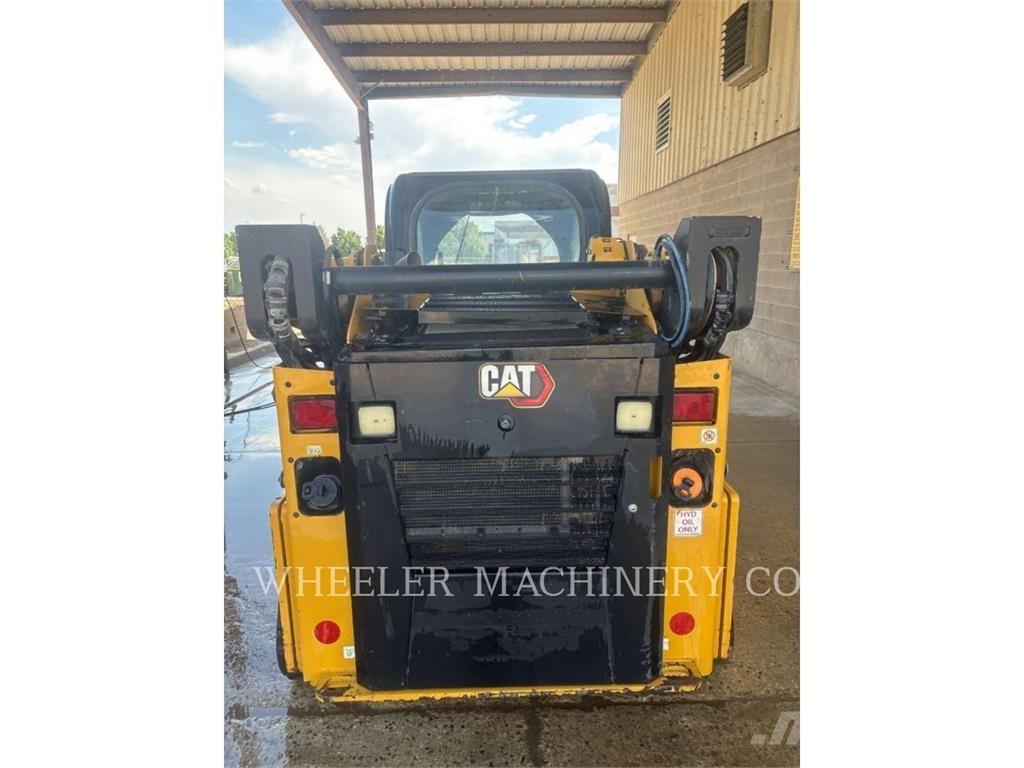 CAT 249D3 C3H2 Гусеничні вантажники