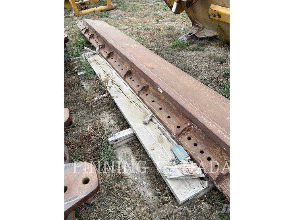 CAT 24M Леміші