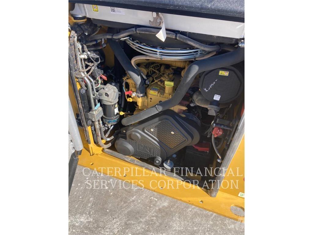 CAT 255-05 Гусеничні вантажники