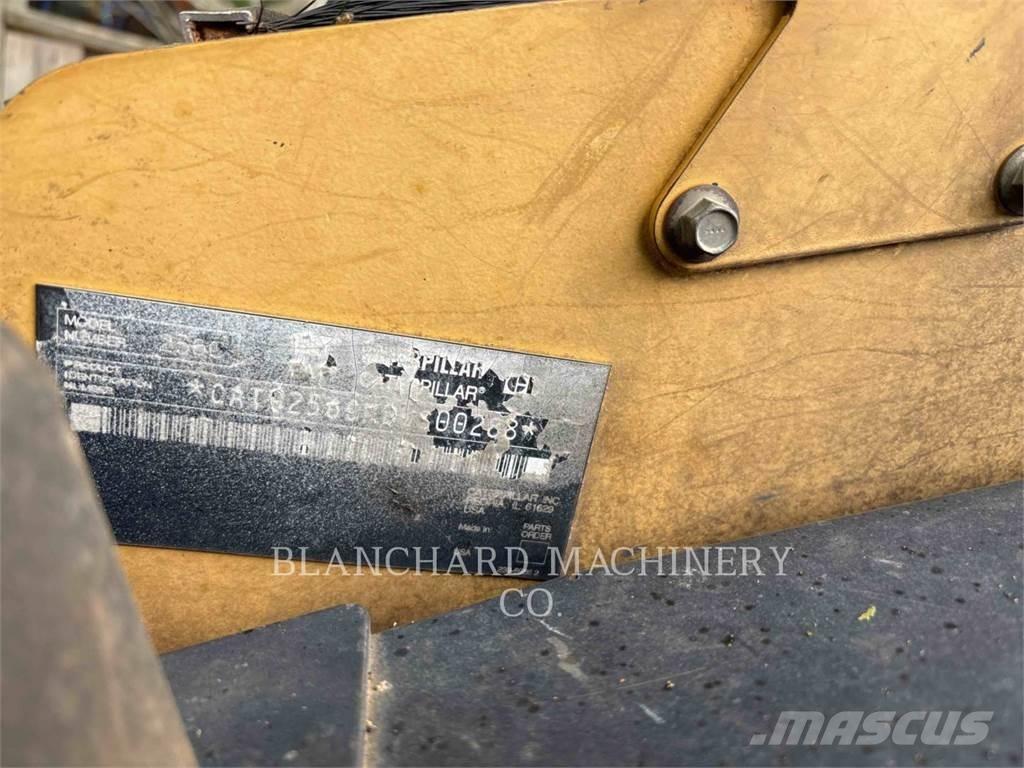 CAT 256C Міні-навантажувачі